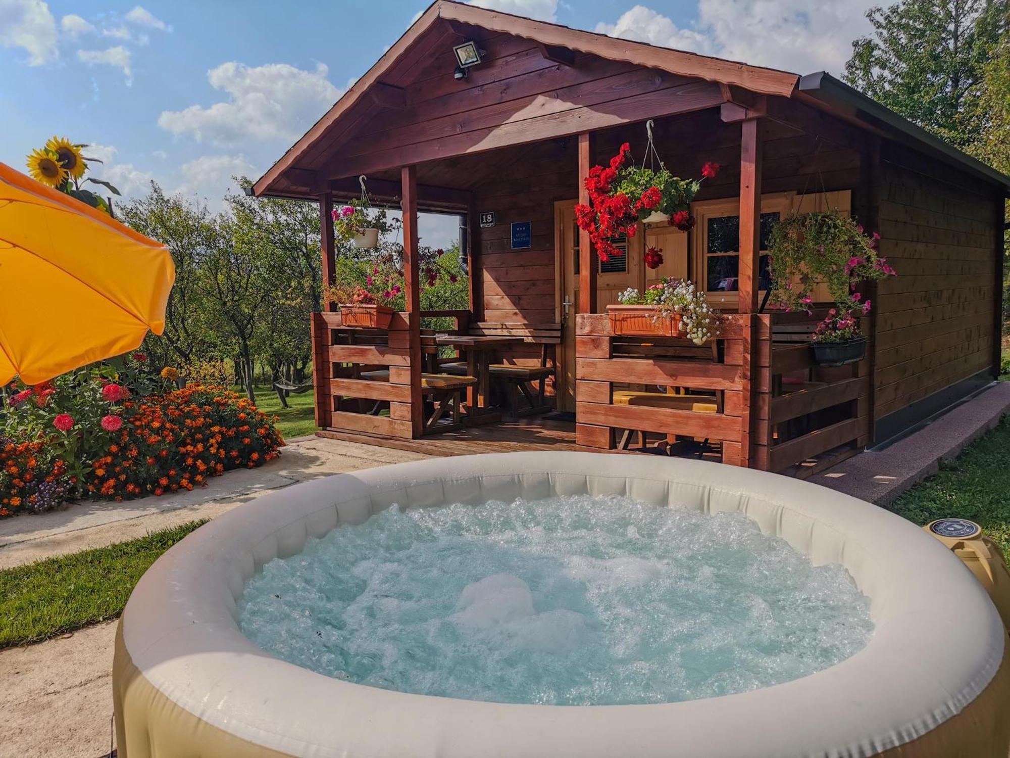 Cottage La Sierra With Jacuzzi Korenica Extérieur photo